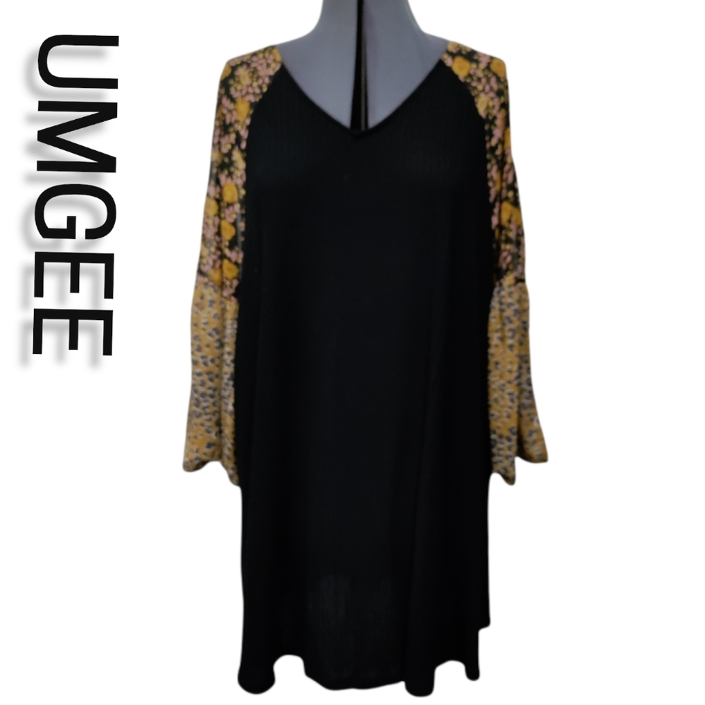 Umgee women's black cotton black dress with floral batwing sleeves size Medium